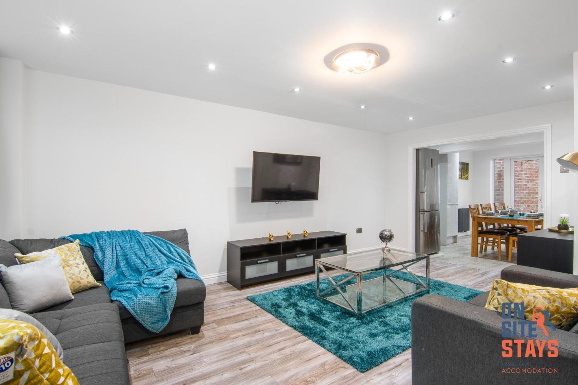 Onsitestays - Spacious 3 Bed House With Garden, Wifi & 4 Plus Parking Грейвсенд Екстериор снимка
